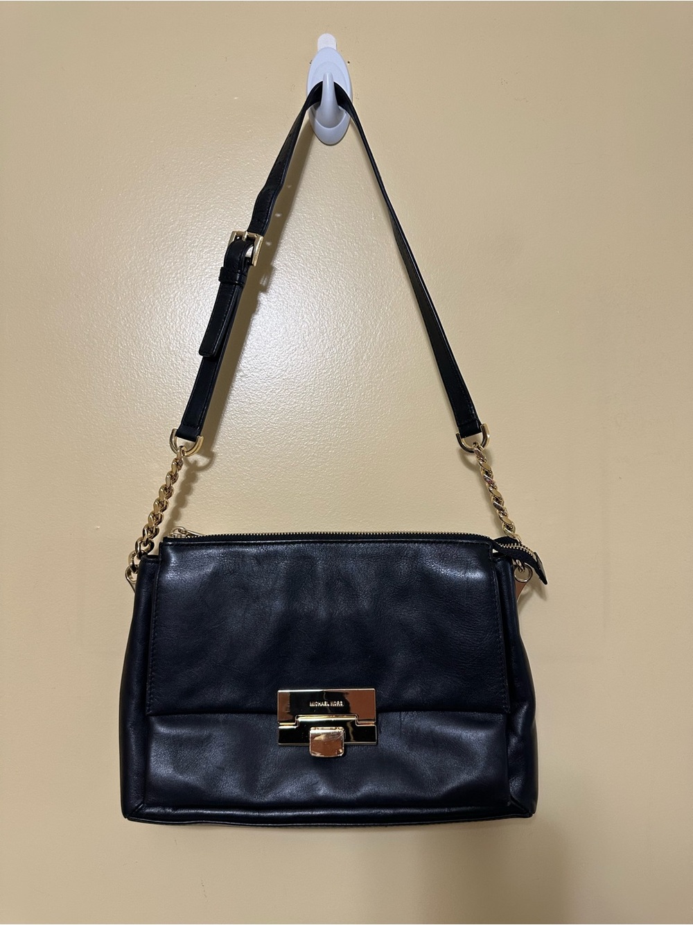 Michael Kors Cece Medium Shoulder Bag Leather Black Gold Hardwear